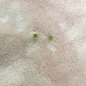 Peridot pierced earrings